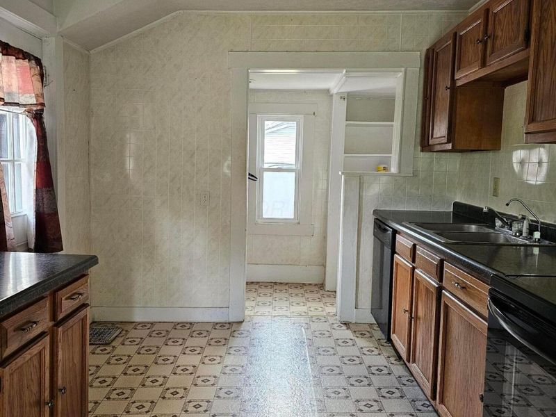 160 E Sandusky Street, Mechanicsburg, OH 43044 Photo 12