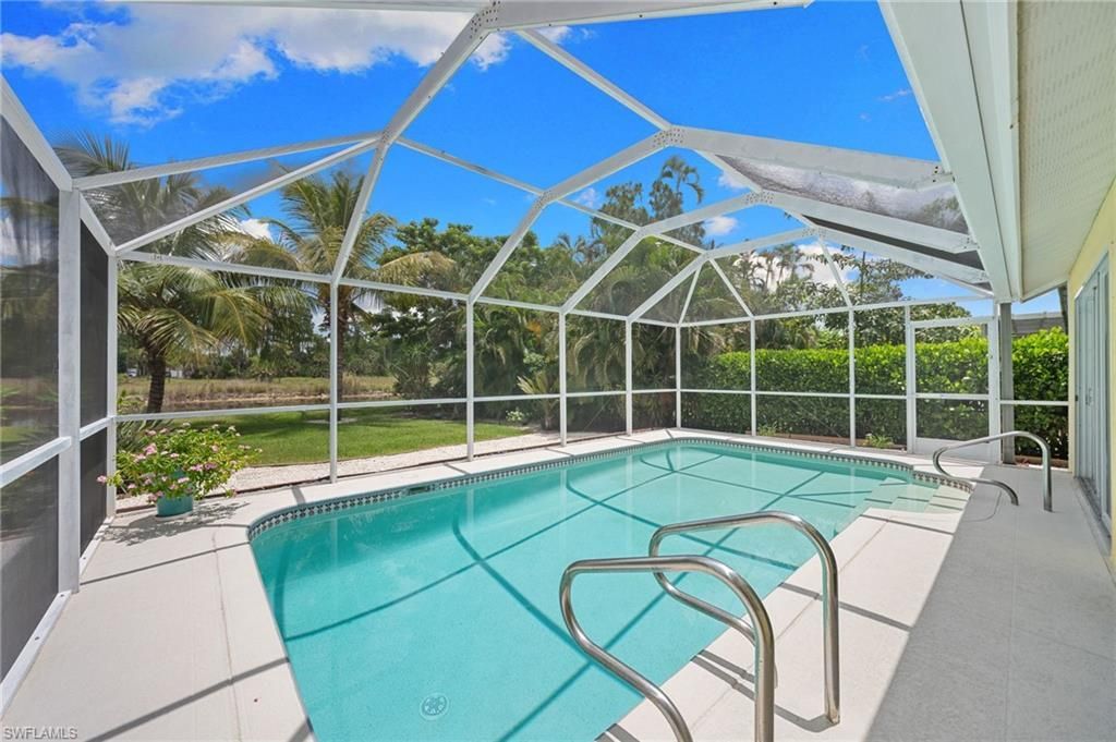 912 Belville Blvd, Naples, FL 34104 Main Photo