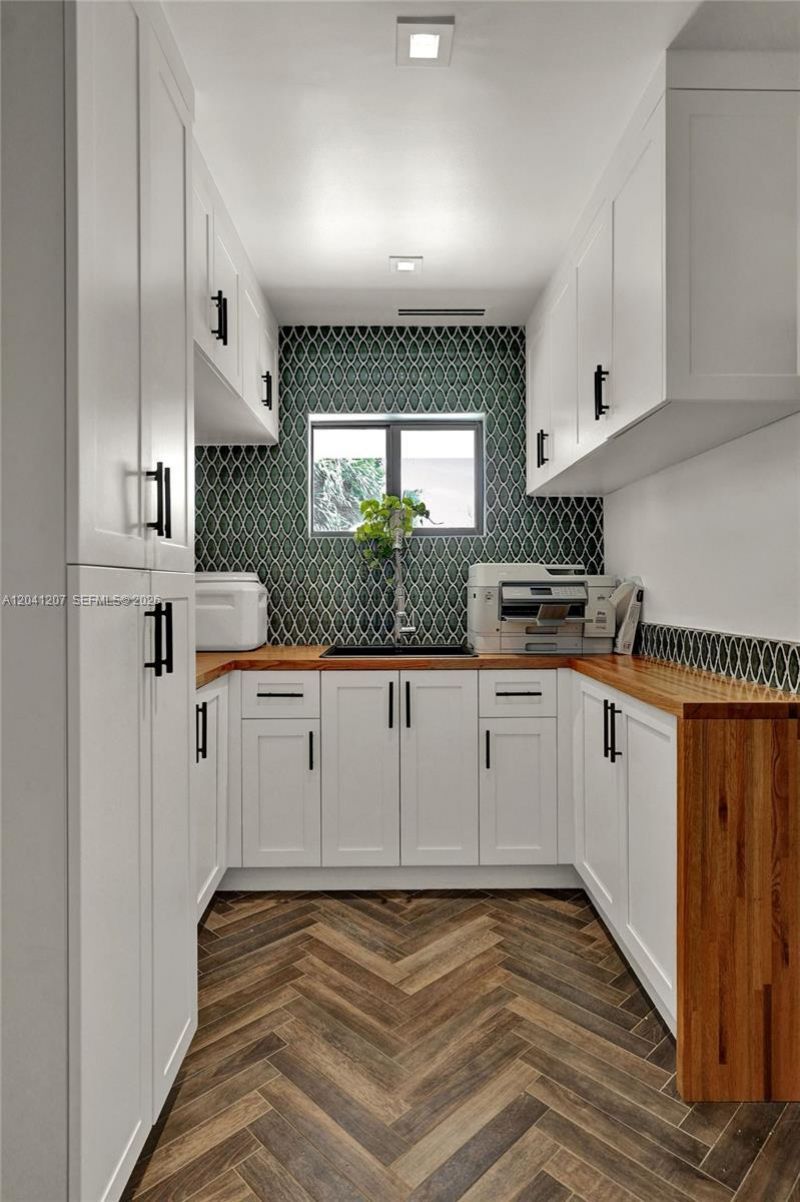 16416 NE 32nd Ave, North Miami Beach, FL 33160 Photo