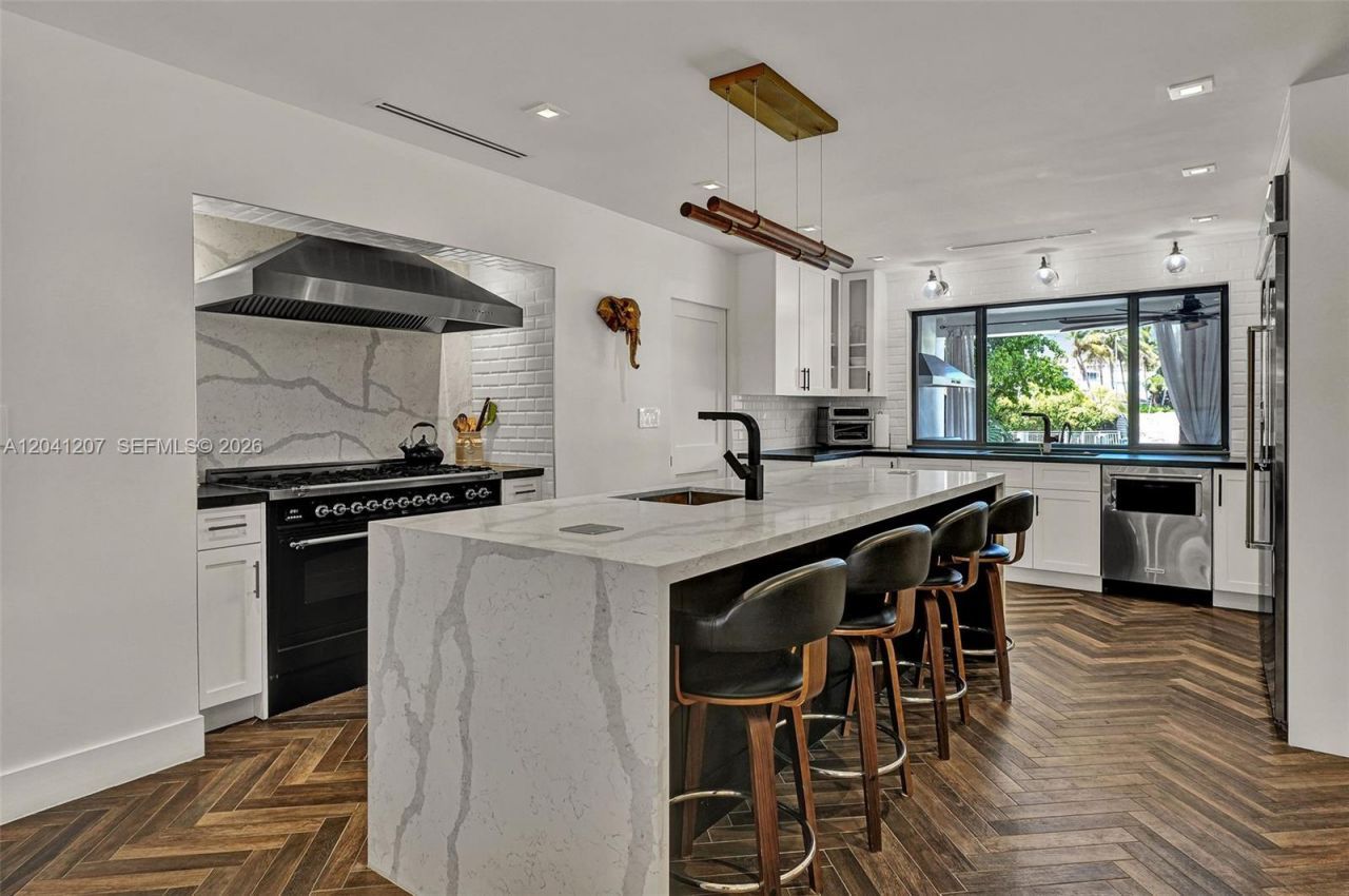 16416 NE 32nd Ave, North Miami Beach, FL 33160 Photo