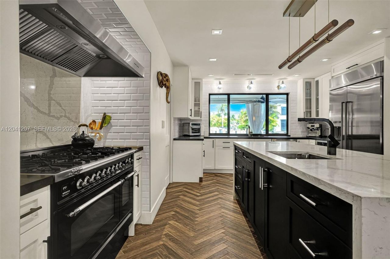 16416 NE 32nd Ave, North Miami Beach, FL 33160 Photo