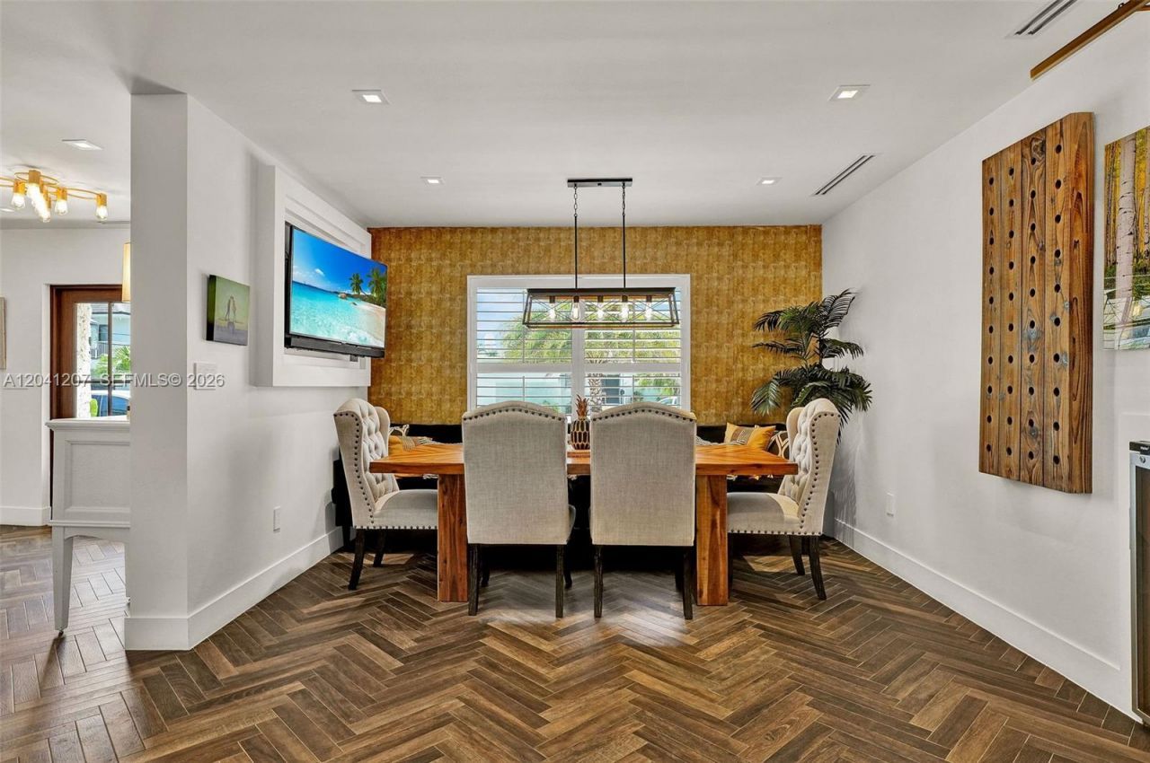 16416 NE 32nd Ave, North Miami Beach, FL 33160 Photo