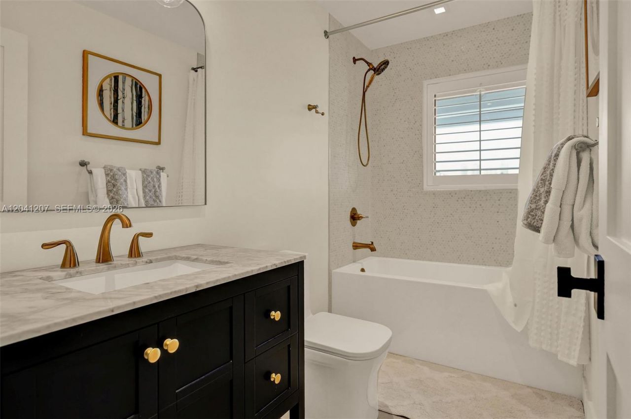 16416 NE 32nd Ave, North Miami Beach, FL 33160 Photo