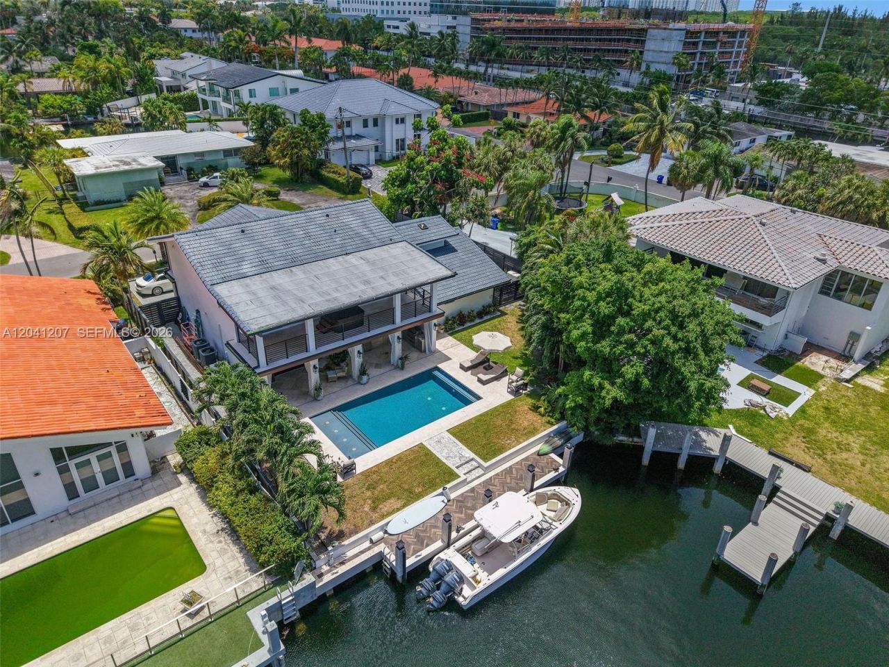16416 NE 32nd Ave, North Miami Beach, FL 33160 Photo