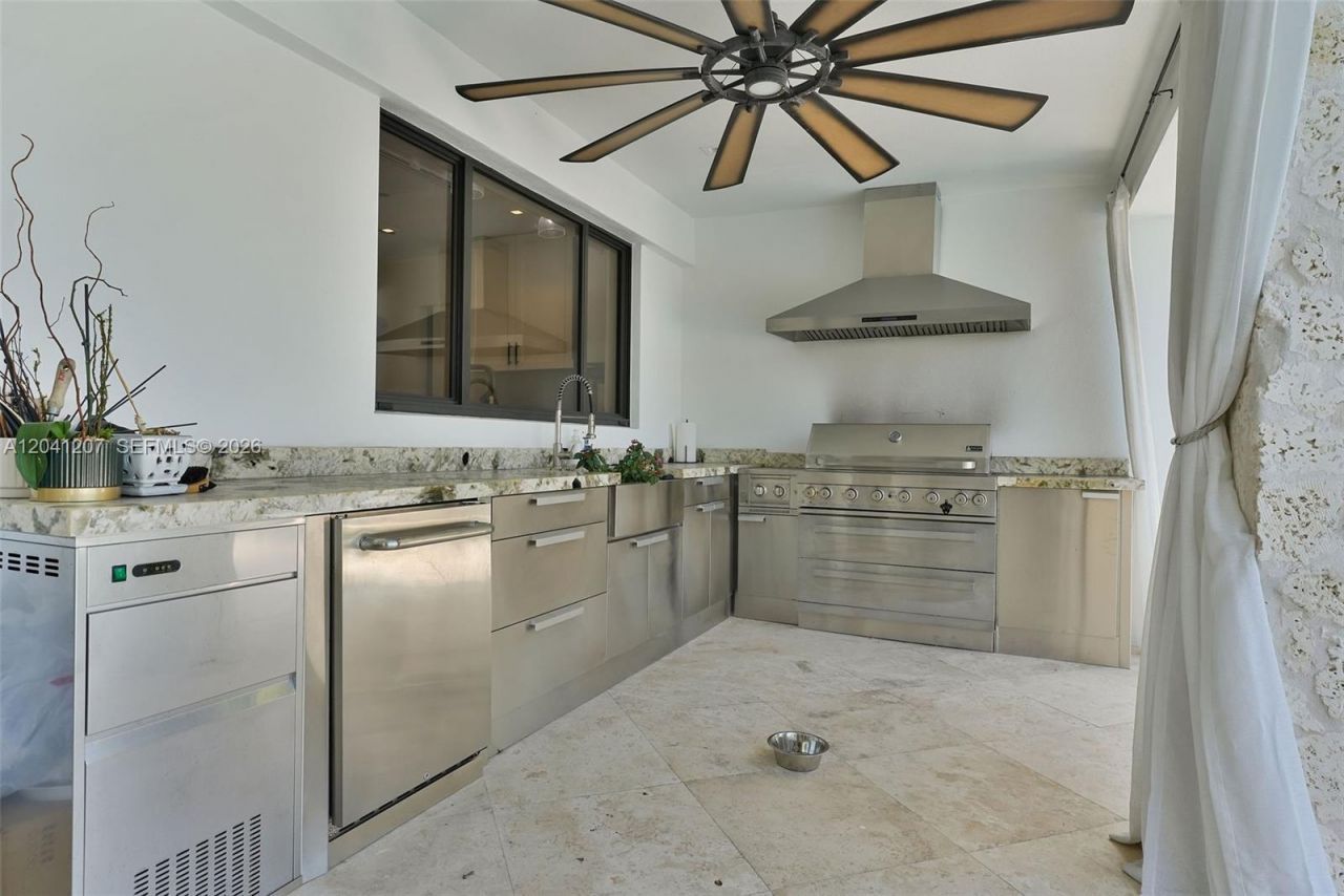 16416 NE 32nd Ave, North Miami Beach, FL 33160 Photo