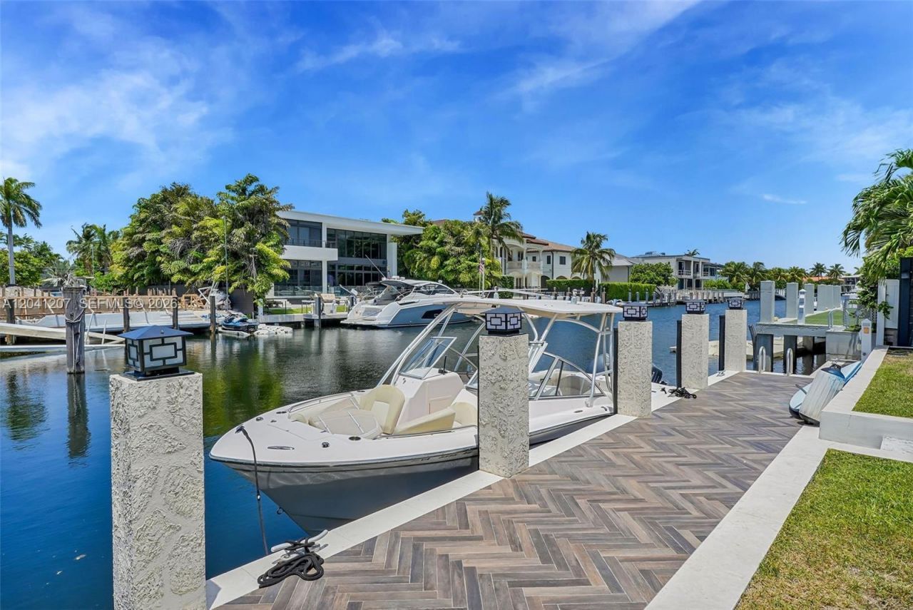 16416 NE 32nd Ave, North Miami Beach, FL 33160 Photo