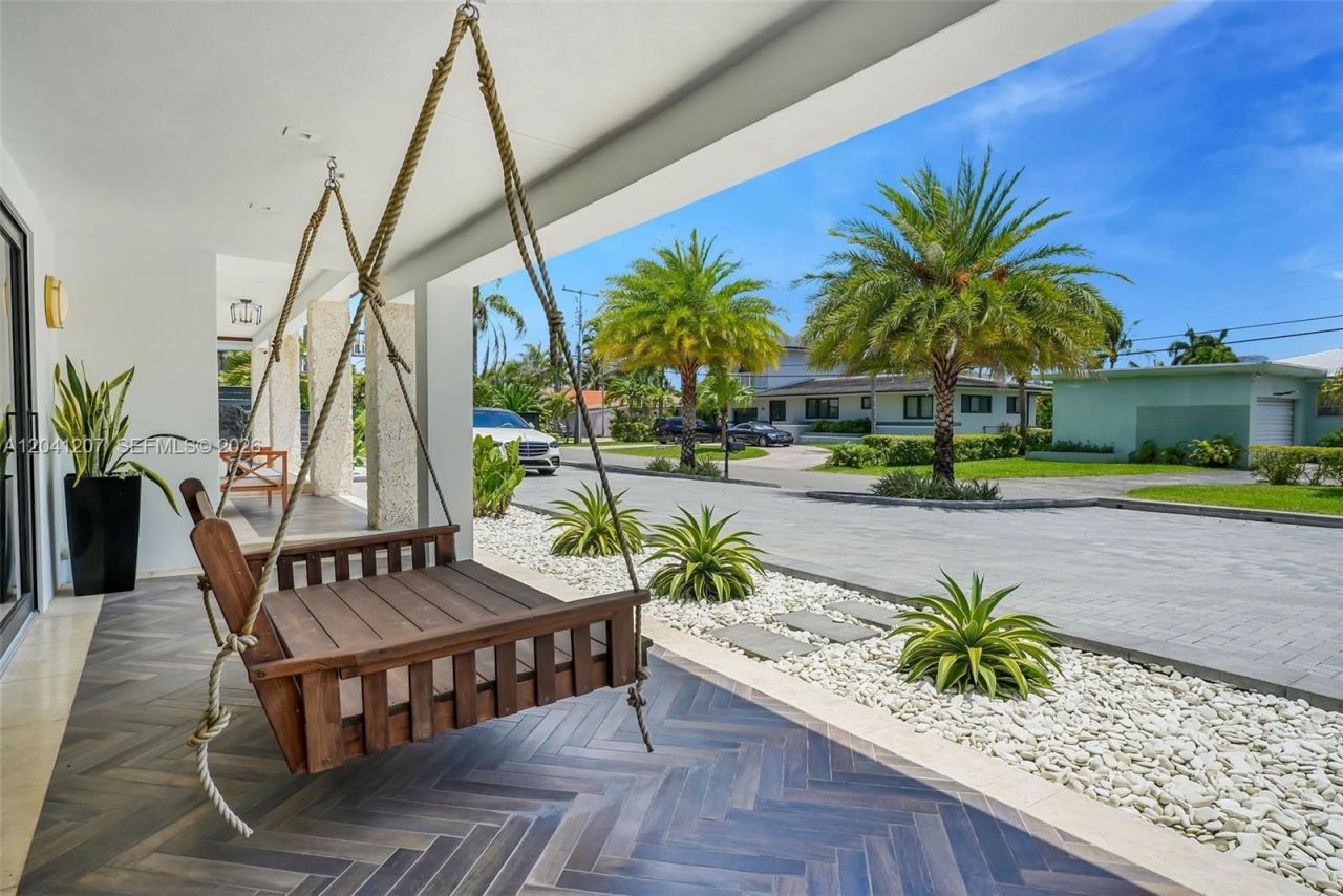 16416 NE 32nd Ave, North Miami Beach, FL 33160 Photo