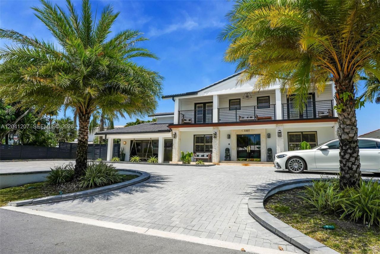 16416 NE 32nd Ave, North Miami Beach, FL 33160 Photo