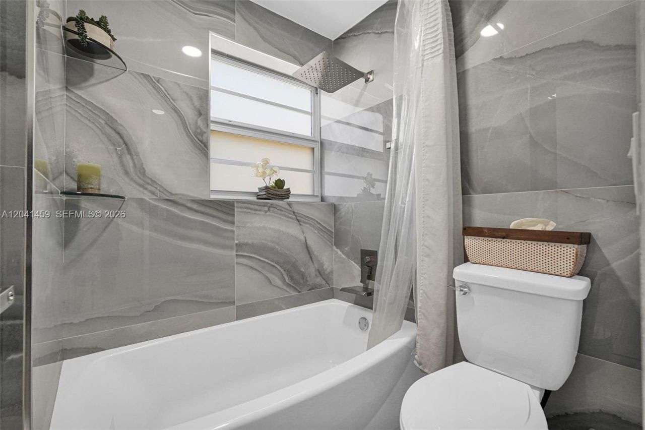1790 E Las Olas Blvd, Unit 11, Fort Lauderdale, FL 33301 Photo