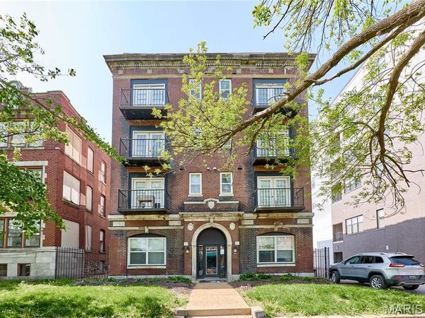 5500 Pershing Avenue , St Louis, MO 63112