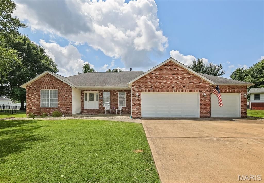 107 Hillside Drive, New Baden, IL 62265 Main Photo