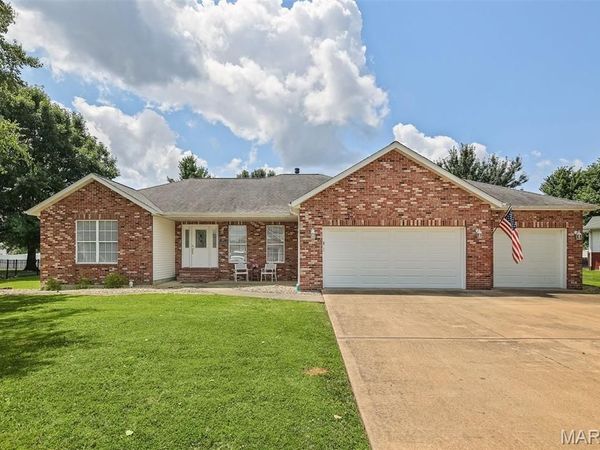107 Hillside Drive, New Baden, IL 62265