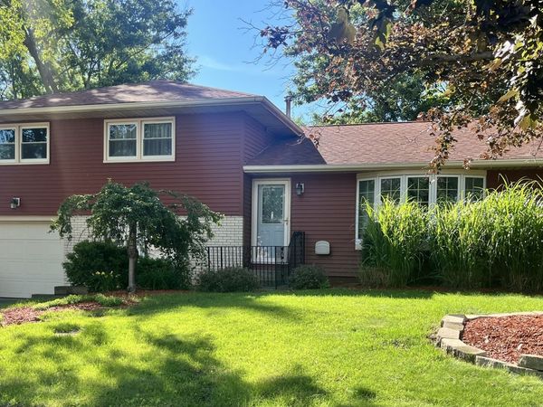 8909 19th Street , Rock Island, IL 61201