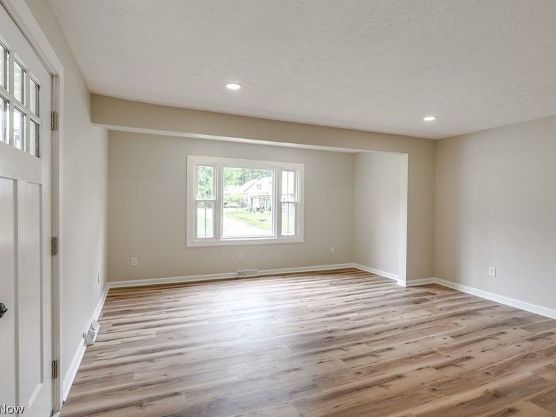 10306 Electric Boulevard, Northfield Village, OH 44067 Photo 8