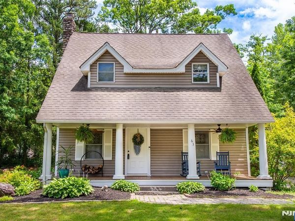 63 Ramapo Road, WEST MILFORD, NJ 07421
