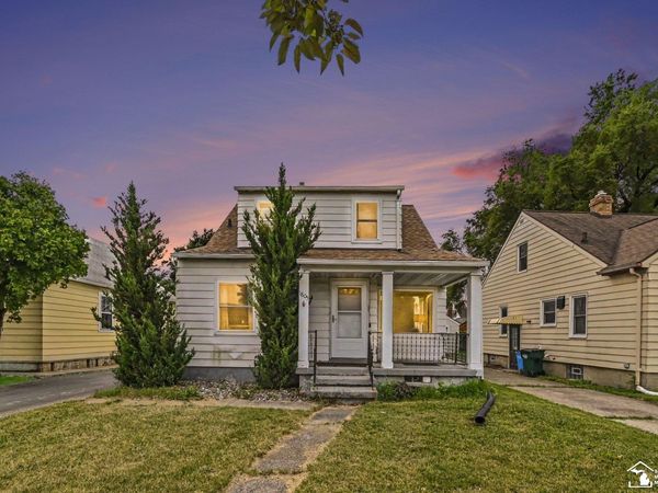 1805 W Saginaw Street, Lansing, MI 48915