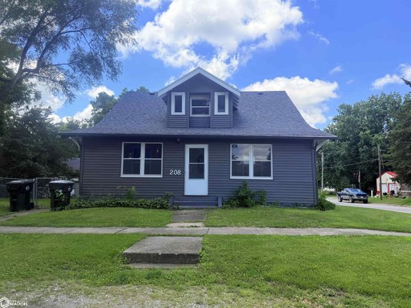 208 N 5Th Street, Eddyville, IA 52553