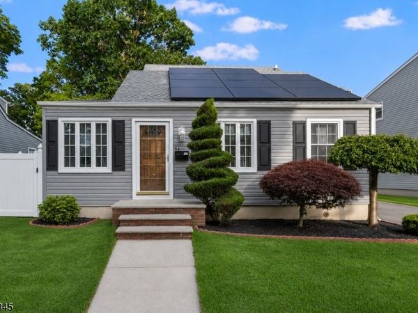 34 Chase Ave, Woodbridge, NJ 07001