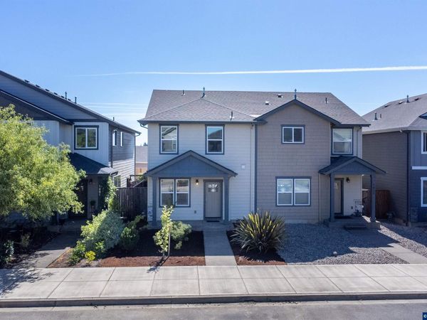 1657 SE Barberry Av, Dallas, OR 97338