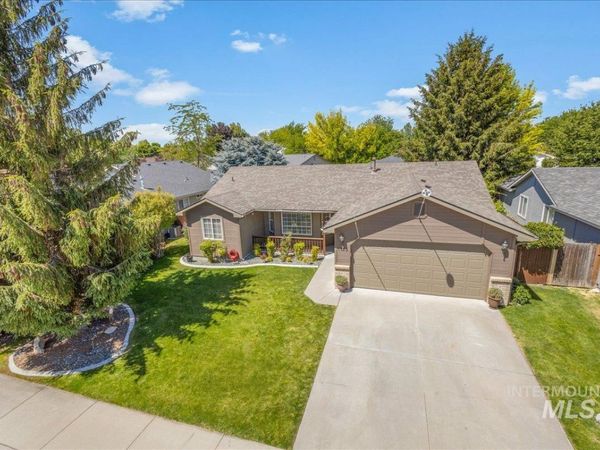 1379 N Caterpillar Ave, Kuna, ID 83634