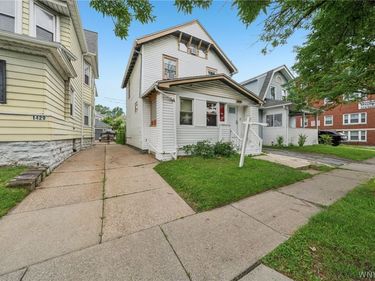 1425 Kenmore Avenue , Buffalo, NY 14217