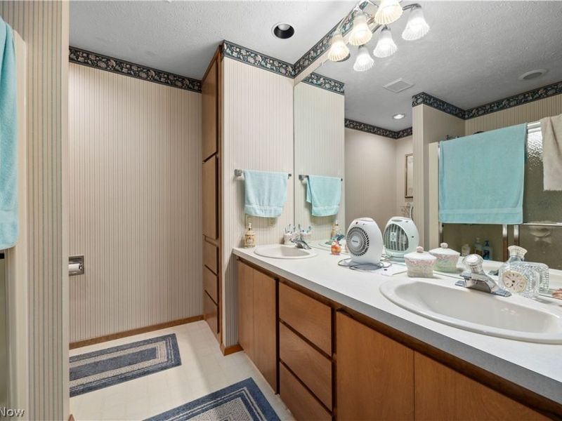 13228 Olympus Way, Strongsville, OH 44149 Photo 20
