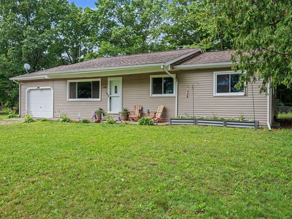 1100 Orchard Drive, Three Rivers, MI 49093