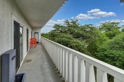 1829 Senate Street  photo 4