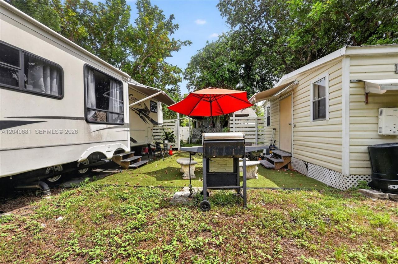 2315 Johnson St , Hollywood, FL 33020 Photo