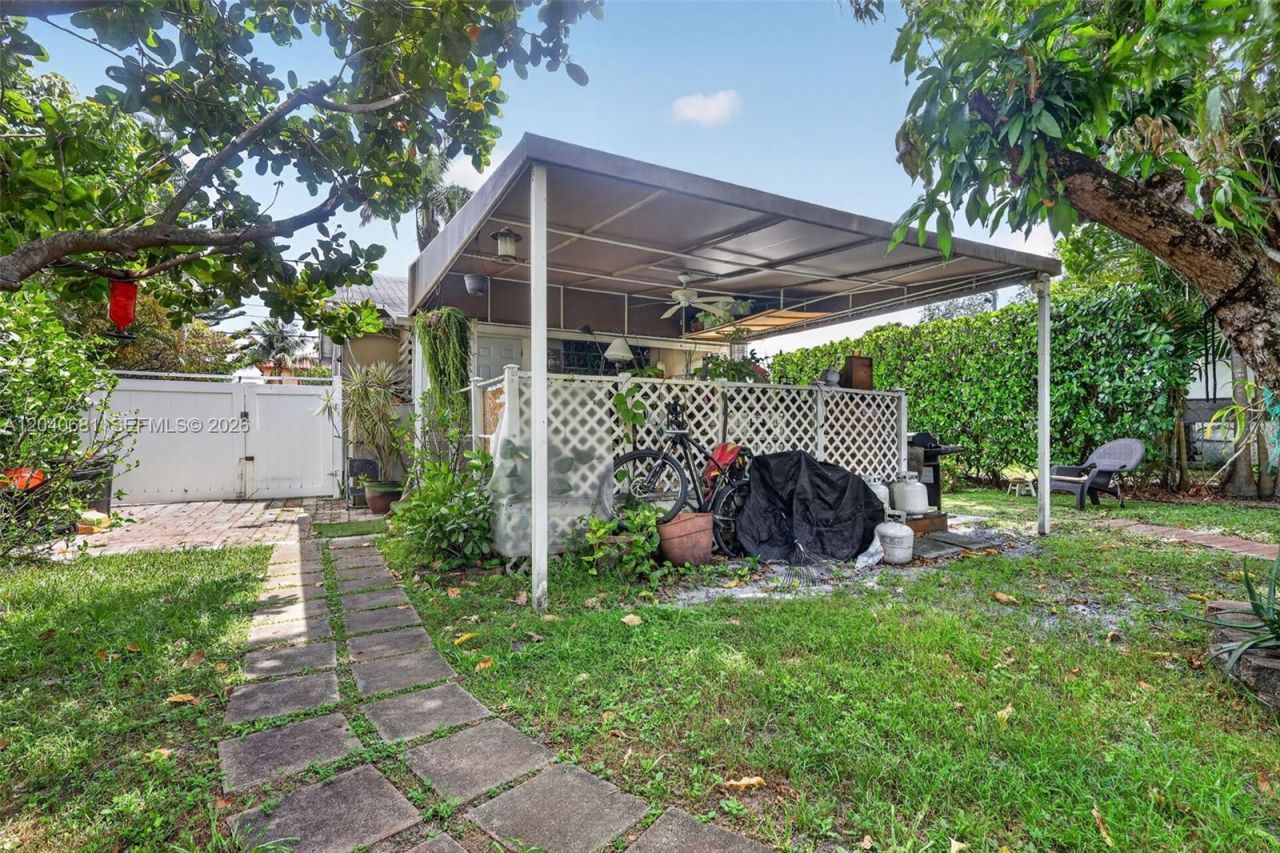 2315 Johnson St , Hollywood, FL 33020 Photo