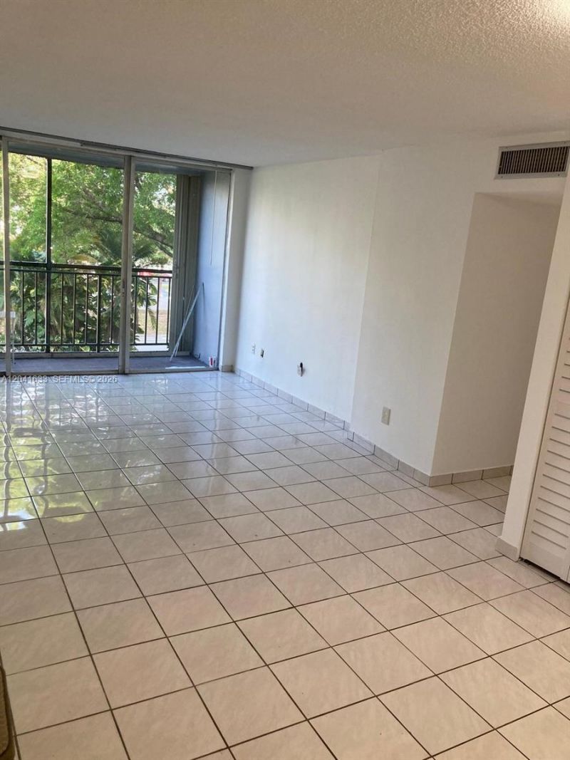 210 Fontainebleau Blvd, Unit 306, Miami, FL 33172 Photo