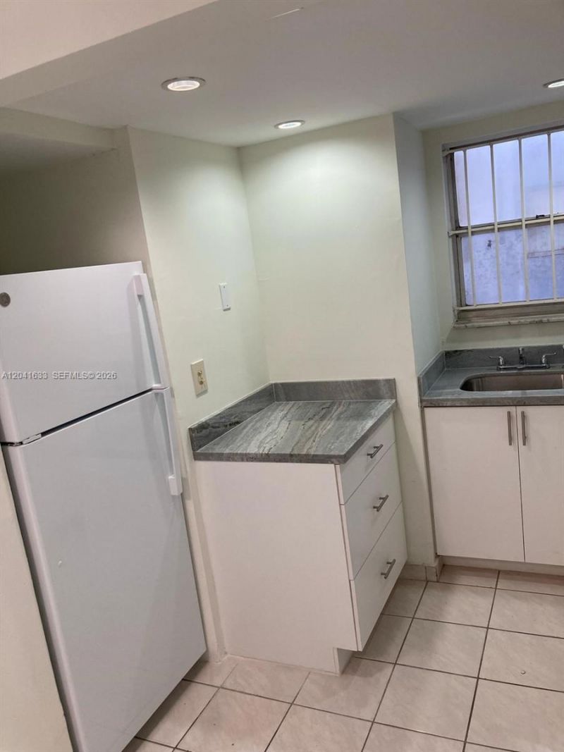 210 Fontainebleau Blvd , Unit 306, Miami, FL 33172 Photo