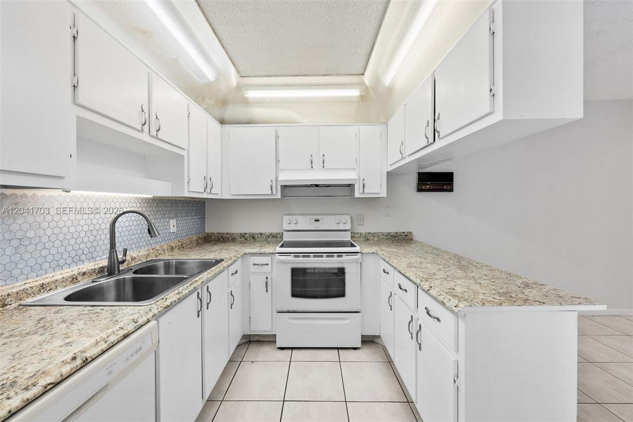 3118 Spanish Wells Dr , Unit 15-C, Delray Beach, FL 33445 Photo