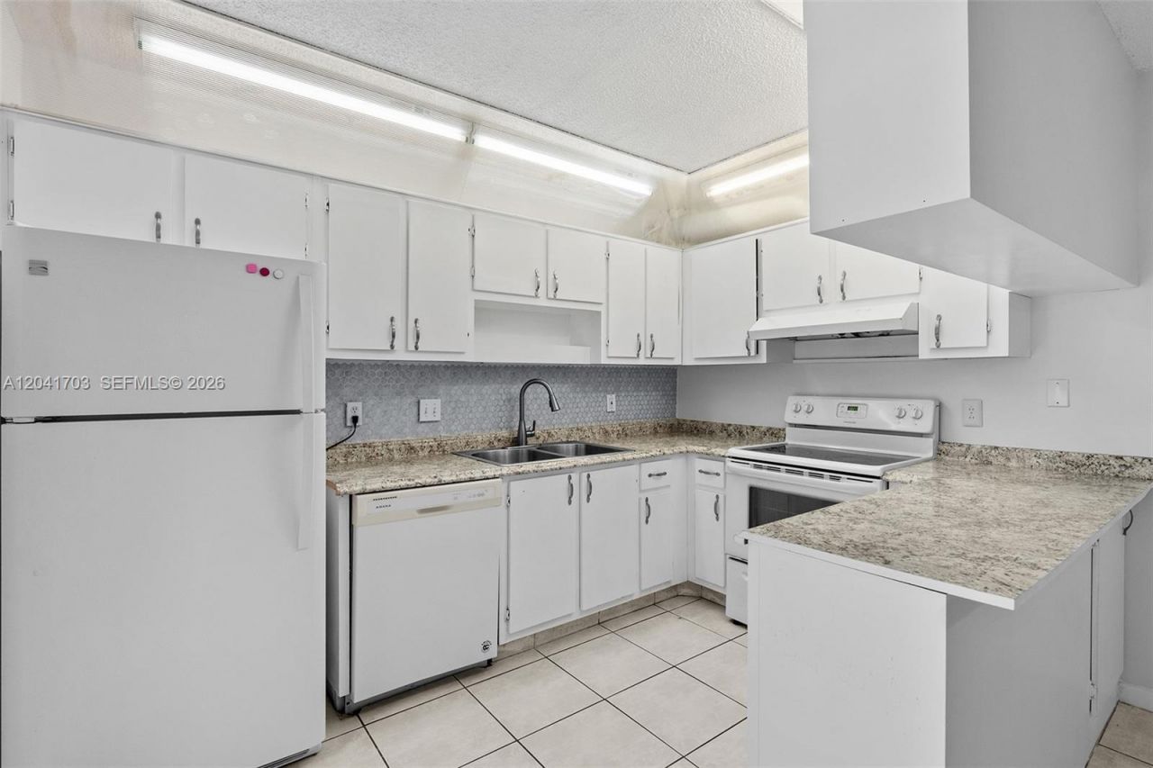 3118 Spanish Wells Dr , Unit 15-C, Delray Beach, FL 33445 Photo