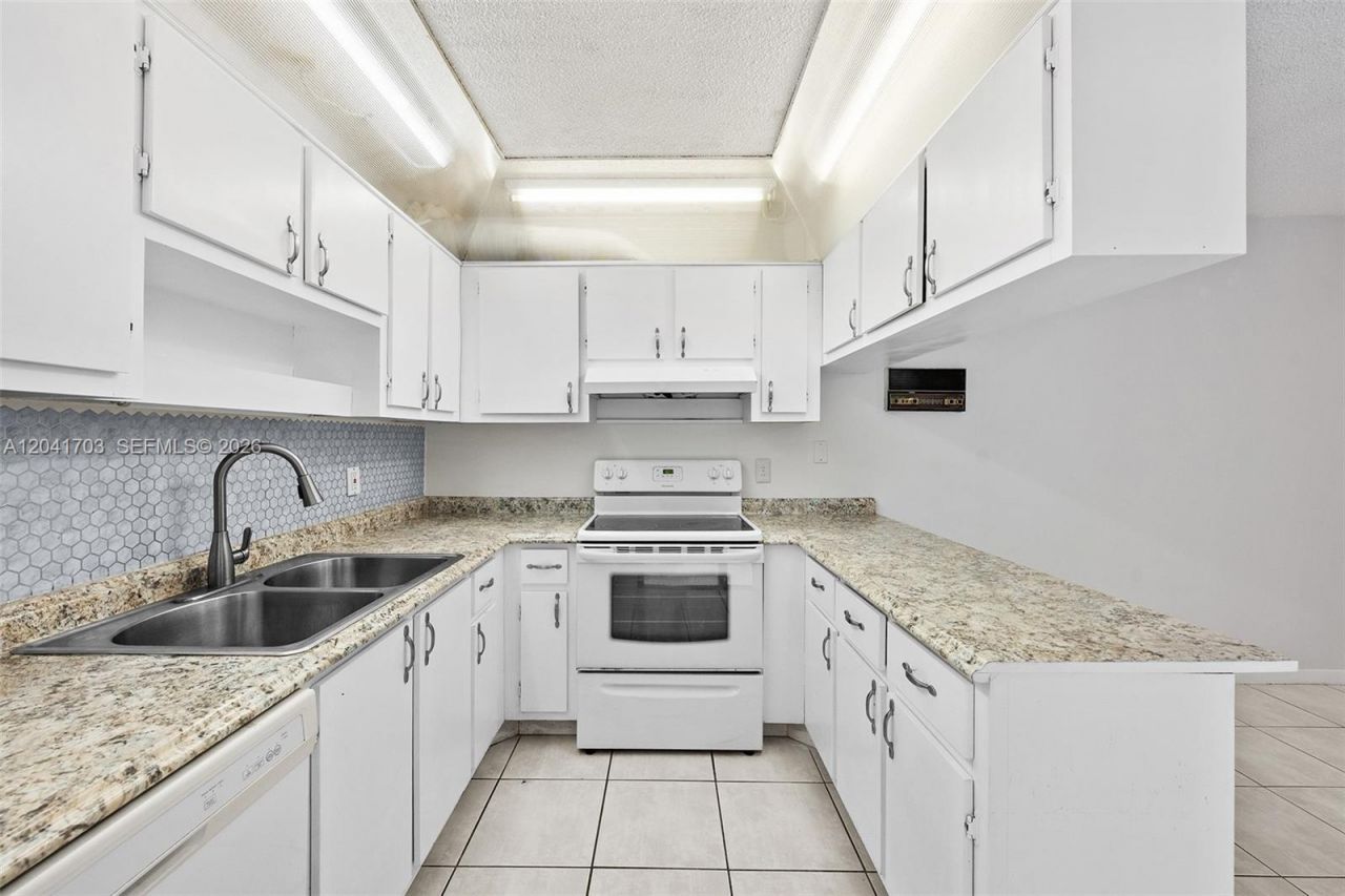 3118 Spanish Wells Dr , Unit 15-C, Delray Beach, FL 33445 Photo