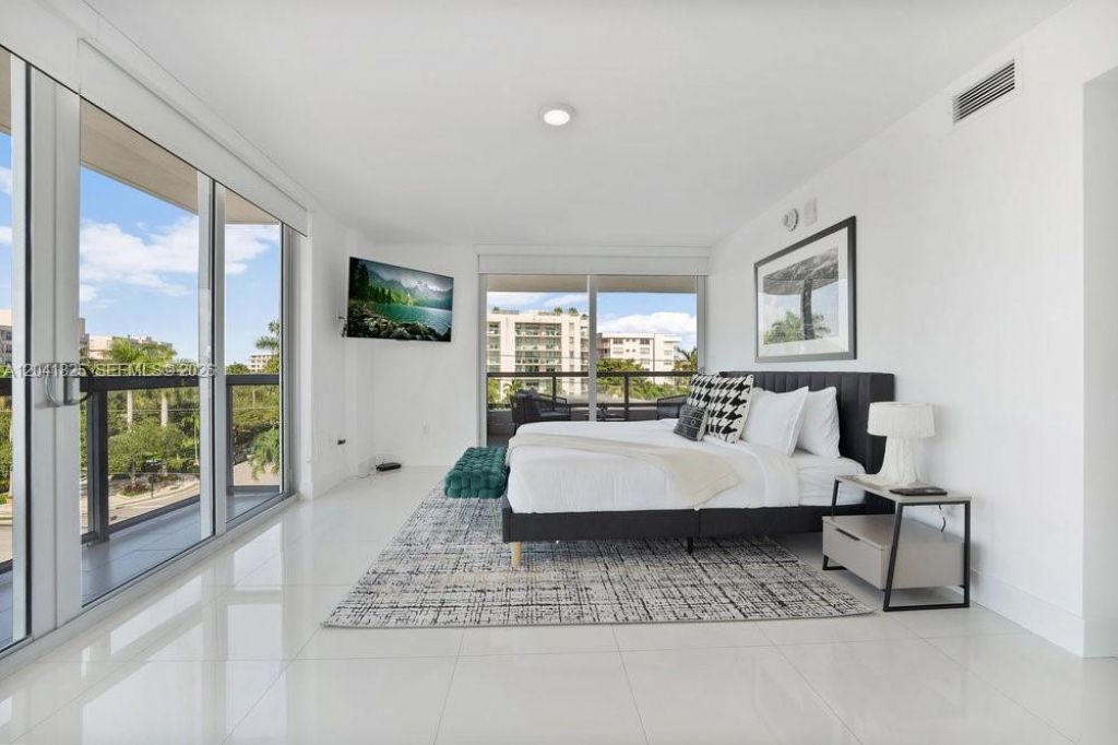 9261 E Bay Harbor Dr , Unit 507, Bay Harbor Islands, FL 33154 Photo