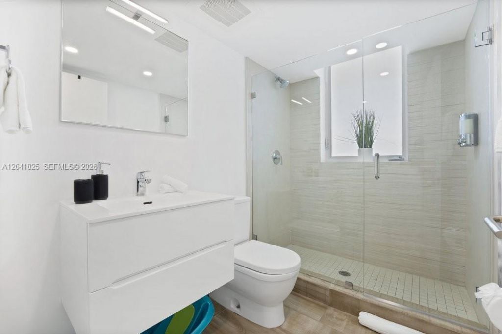 9261 E Bay Harbor Dr , Unit 507, Bay Harbor Islands, FL 33154 Photo