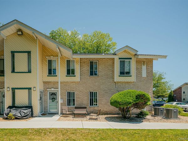 49 Navajo Court , Unit 49, Coram, NY 11727