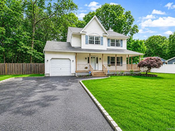 2 Community Road, Coram, NY 11727