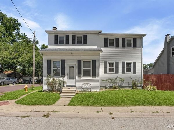 323 W Church Street , Mascoutah, IL 62258
