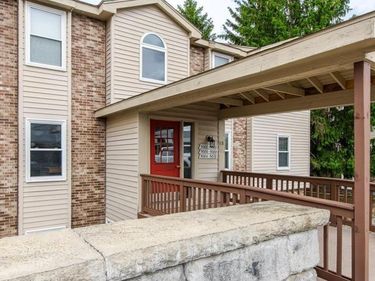 5060 Harbor Oak Drive, Unit 49, Waterford Township, Mi 48329