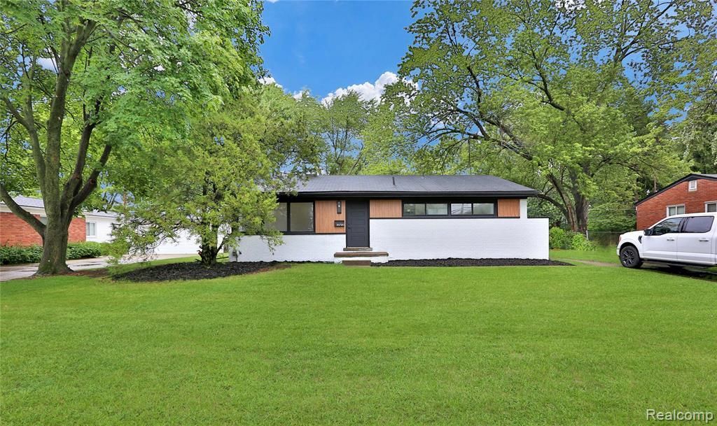 36720 N Schafer Street, Clinton Township, MI 48035 Main Photo