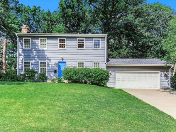 1611 Sumter Avenue N, Golden Valley, MN 55427