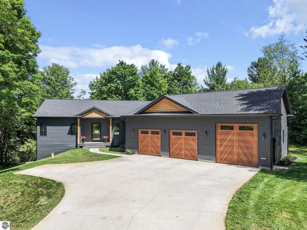677 Blueberry Ridge, Traverse City, MI 49685