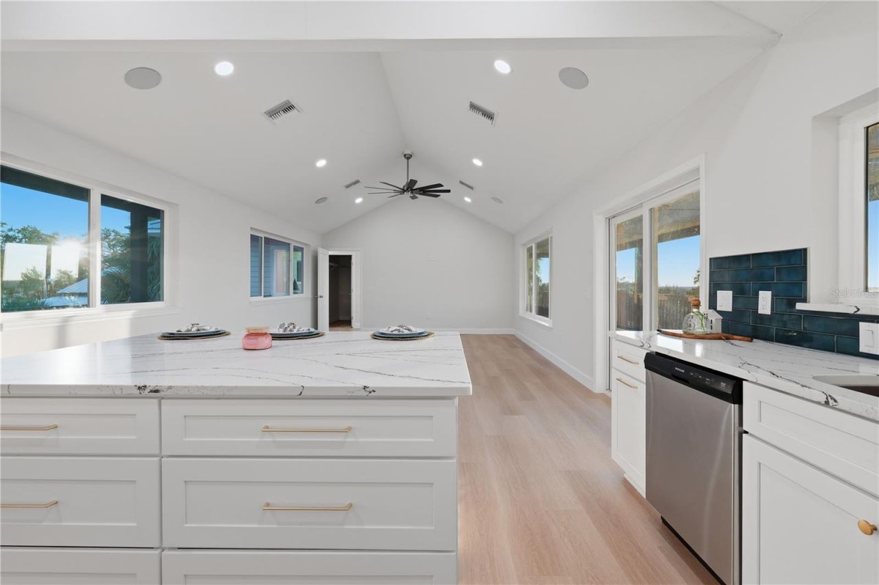 38 SE 195th Street , Suwannee, FL 32692 Photo