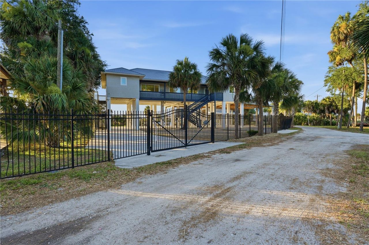 38 SE 195th Street , Suwannee, FL 32692 Photo