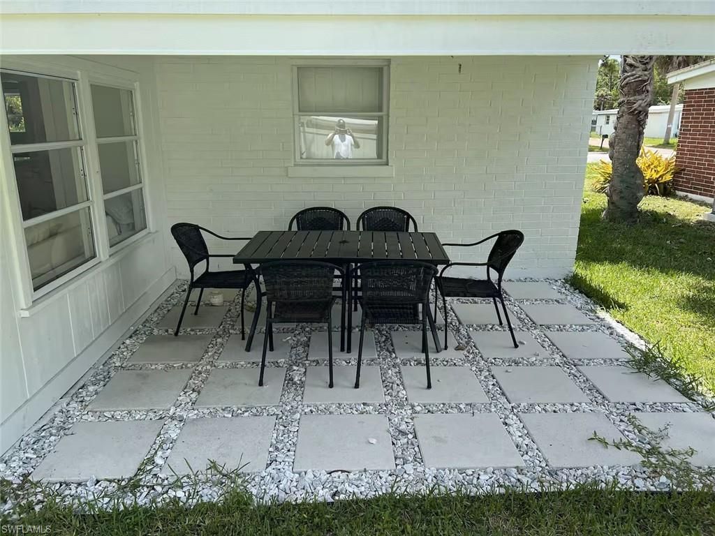 1220 Embassy Lane, Naples, FL 34104 Photo
