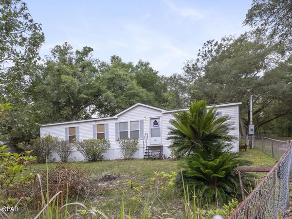 63 Cherokee Circle , Defuniak Springs, FL 32433