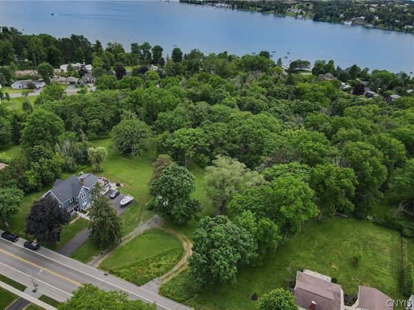 60 East Lake Street , Skaneateles, NY 13152