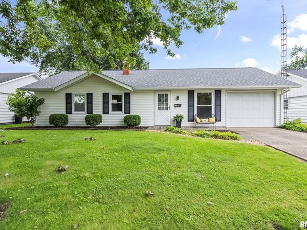 49 WESTMINISTER Drive, Chatham, IL 62629